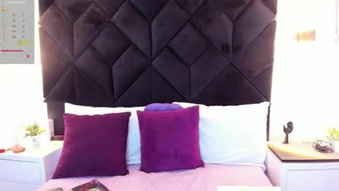 Snapshot of letiziia_sky chatting on 12.17.25 letiziia online show from 12.17.25