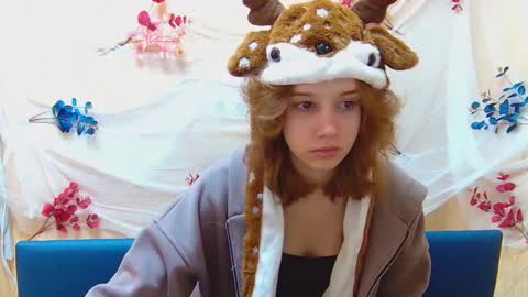 Snapshot of letty_curly chatting on 12.18.24 letty_curly online show from 12.18.24