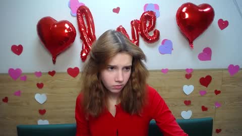 Snapshot of letty_curly chatting on 02.13.25 letty_curly online show from 02.13.25