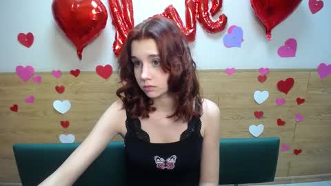 Snapshot of letty_curly chatting on 02.21.25 letty_curly online show from 02.21.25