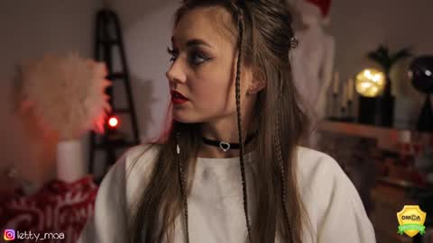 Letty Moa         - IG direct letty moa online show from 12.21.24