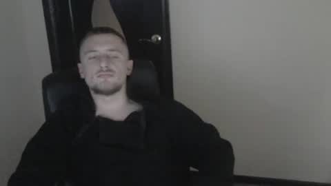 Snapshot of lev1ngston chatting on 12.25.24 lev1ngston online show from 12.25.24