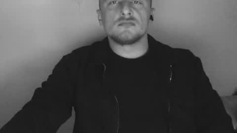 Snapshot of lev1ngston chatting on 04.23.26 lev1ngston online show from 04.23.26