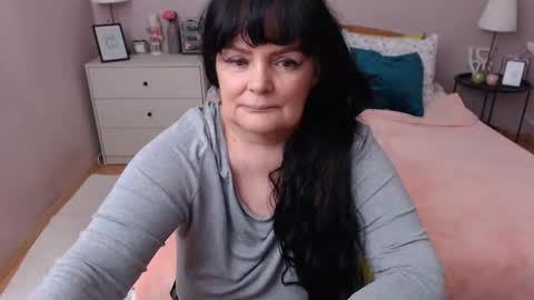 Snapshot of leveme2night chatting on 05.09.26 Mary online show from 05.09.26
