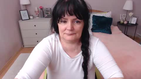 Snapshot of leveme2night chatting on 05.11.26 Mary online show from 05.11.26