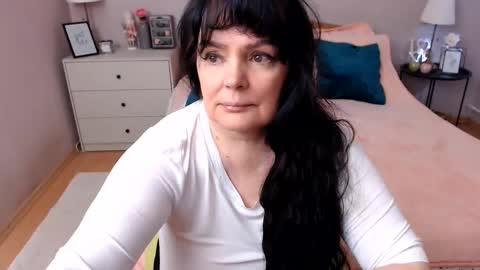 Snapshot of leveme2night chatting on 05.29.26 Mary online show from 05.29.26