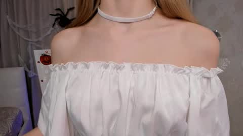 Snapshot of leviavillat chatting on 10.26.25 Rita online show from 10.26.25