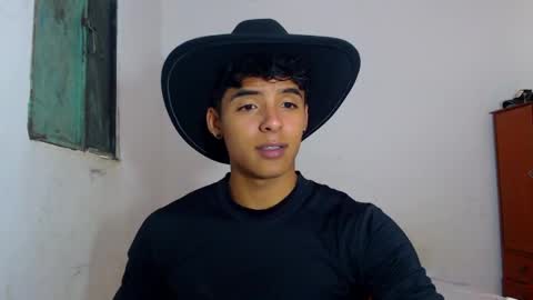 Snapshot of lewis_ly chatting on 04.27.26 i am lewis ly EDUARDO MEMDOZA15 online show from 04.27.26