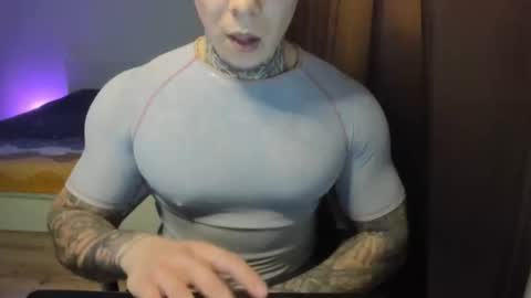 Snapshot of lewis_muscleee chatting on 03.24.26 blablablack online show from 03.24.26