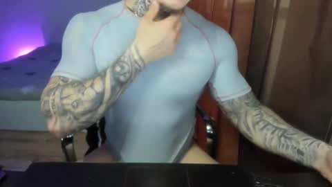 Snapshot of lewis_muscleee chatting on 04.09.26 blablablack online show from 04.09.26