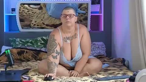 Snapshot of lexi2810 chatting on 09.14.25 Lexi und Lex online show from 09.14.25