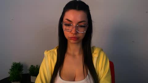 Alexia online show from 05.04.26