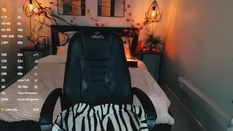 Snapshot of lexi_terele chatting on 10.18.25 Lexy - Follow me online show from 10.18.25