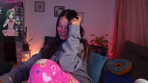 Lexie Thompson   8pm  0000am -5 online show from 12.28.24