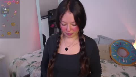 Lexie Thompson   8pm  0000am -5 online show from 09.16.25