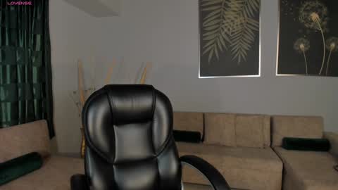 Lexie  online show from 01.04.25