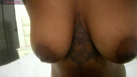 Snapshot of lexxi_ross chatting on 10.28.25 LEXXI online show from 10.28.25