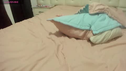 Snapshot of lexxi_ross chatting on 11.07.25 LEXXI online show from 11.07.25