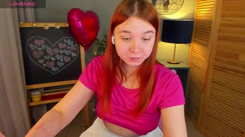 Snapshot of lexxxyone chatting on 03.11.25 lexxxyone online show from 03.11.25