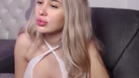 Snapshot of lexxyselena chatting on 09.23.25 Lexxyselena online show from 09.23.25