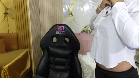 Snapshot of lexy_tay chatting on 05.20.26 lexy_tay online show from 05.20.26
