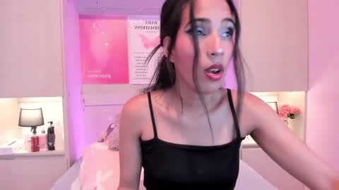 L I A  online show from 09.25.25