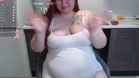 Snapshot of leyaloveee chatting on 12.08.24 Your Leya online show from 12.08.24