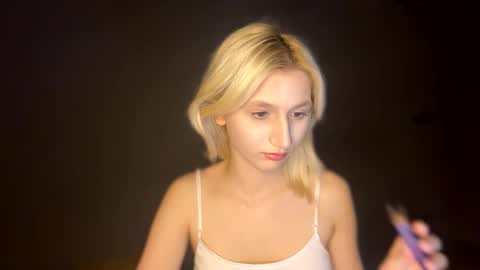 Snapshot of leyasaolee chatting on 11.26.25 Leya online show from 11.26.25