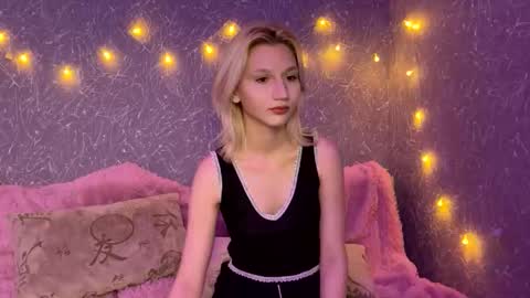 Snapshot of leyasaolee chatting on 01.15.26 Leya online show from 01.15.26