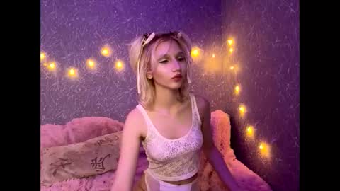 Snapshot of leyasaolee chatting on 01.15.26 Leya online show from 01.15.26