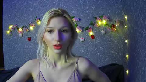 Snapshot of leyasaolee chatting on 02.15.26 Leya online show from 02.15.26