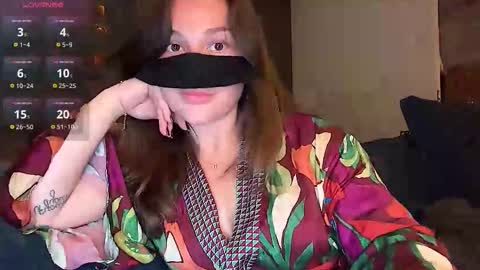 Leyla online show from 11.22.25
