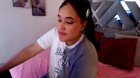Snapshot of leyla_zr chatting on 05.26.26 leyla_zr online show from 05.26.26