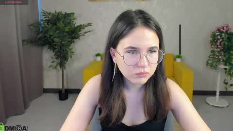 Snapshot of leylamirage chatting on 03.31.26 leylamirage online show from 03.31.26