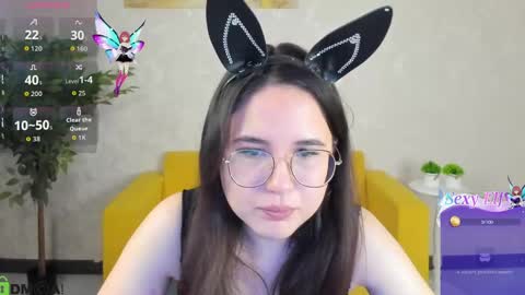 Snapshot of leylamirage chatting on 04.15.26 leylamirage online show from 04.15.26