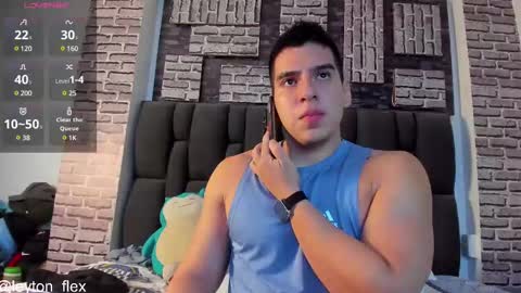Snapshot of leyton_flexx chatting on 02.22.25 L E Y T O N online show from 02.22.25