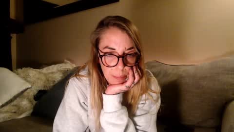 Snapshot of lezzrene chatting on 12.04.24 Hornystonerchick online show from 12.04.24