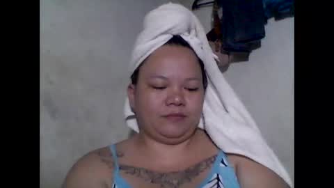 lhiannash33 online show from 09.18.25