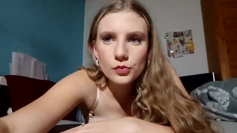 lia06_ online show from 11.21.25