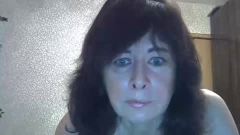 Snapshot of lia_ang chatting on 10.12.25 lia_ang online show from 10.12.25