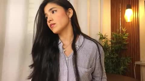 Snapshot of lia_mar_ chatting on 10.06.25 LIA online show from 10.06.25