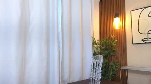 Snapshot of lia_mar_ chatting on 10.27.25 LIA online show from 10.27.25