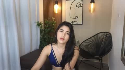 Snapshot of lia_mar_ chatting on 11.13.25 LIA online show from 11.13.25