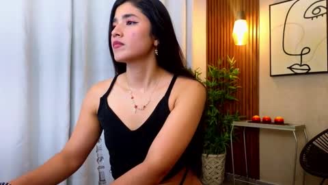 Snapshot of lia_mar_ chatting on 11.22.25 LIA online show from 11.22.25