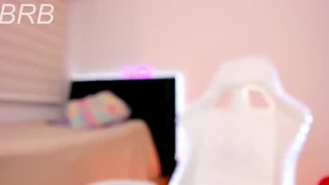 Snapshot of lia_queen610 chatting on 03.10.25 Little Queen Lia online show from 03.10.25