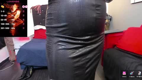 Snapshot of lia_taylorr1 chatting on 02.05.25 Lia Taylor online show from 02.05.25