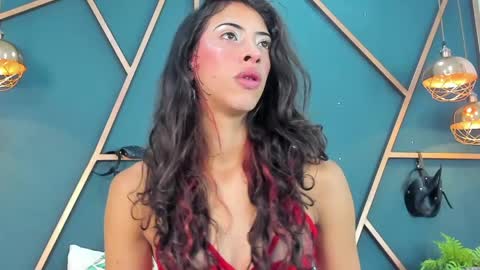 lia_valmont online show from 03.20.26