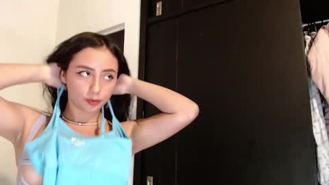 Snapshot of liaa_cute_ chatting on 01.29.25 lia online show from 01.29.25