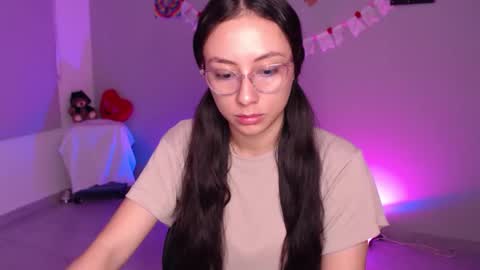 Snapshot of liaa_cute_ chatting on 04.03.26 lia online show from 04.03.26