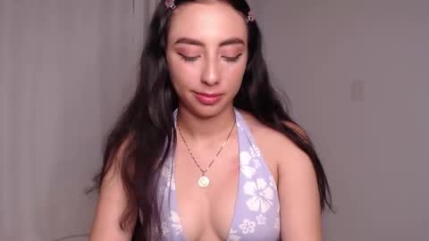 Snapshot of liaa_cute_ chatting on 04.21.26 lia online show from 04.21.26